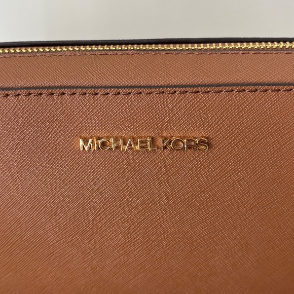 Michael Kors Jet Set Item  EW Crossbody - Picture 3 of 14